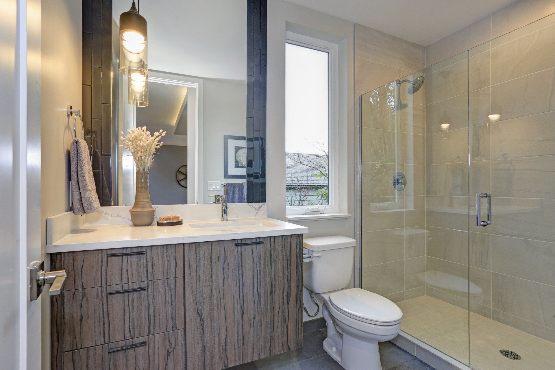 Louisville Glass Experts work